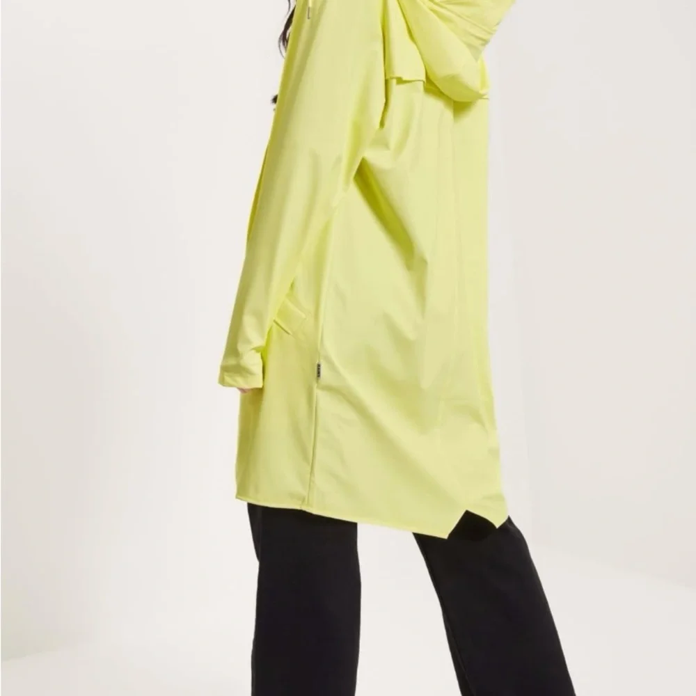 Rains Long Waterproof Unisex Jacket in Straw Size Small NWT - Picture 5 of 12